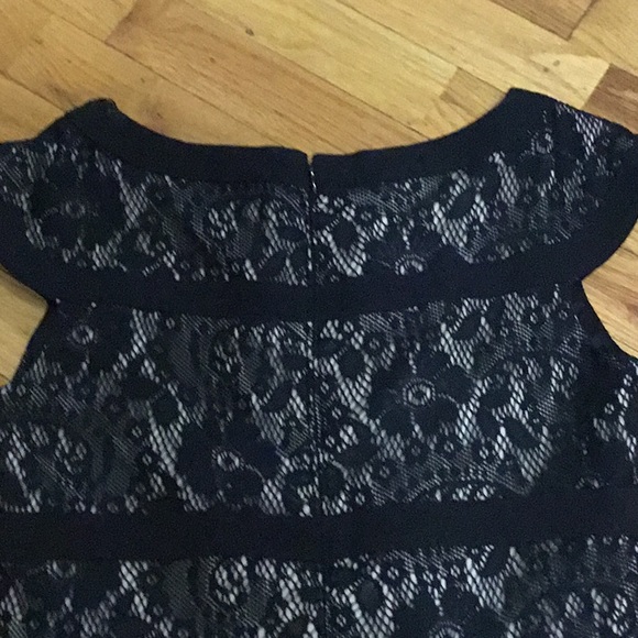 Adrianna Papell Black Lace Dress SZ 10 EUC - Picture 4 of 5